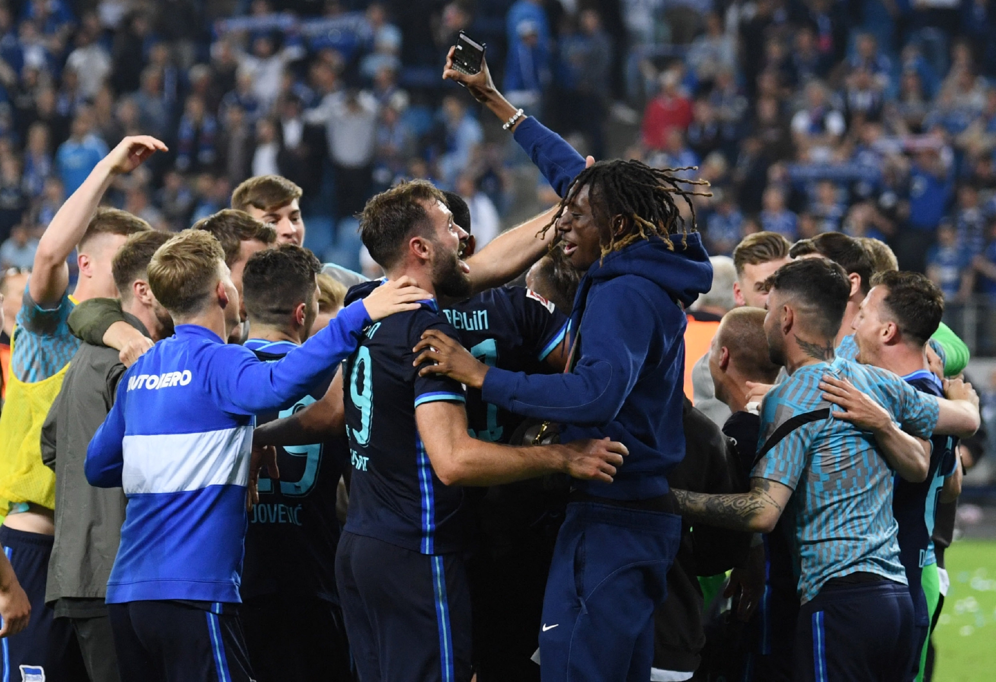 光明光桥路道路清扫